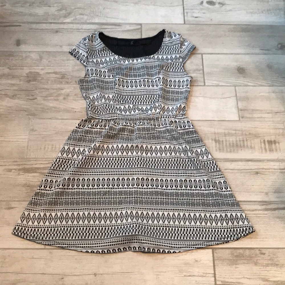 ⬇️CUTE DRESS